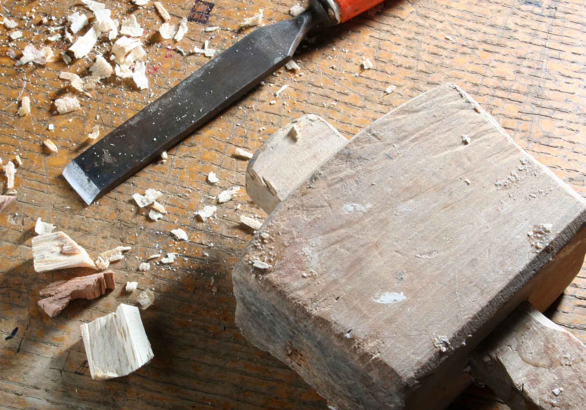 dreamstime_m_3886121 Wood processing. Joinery work. wood carving